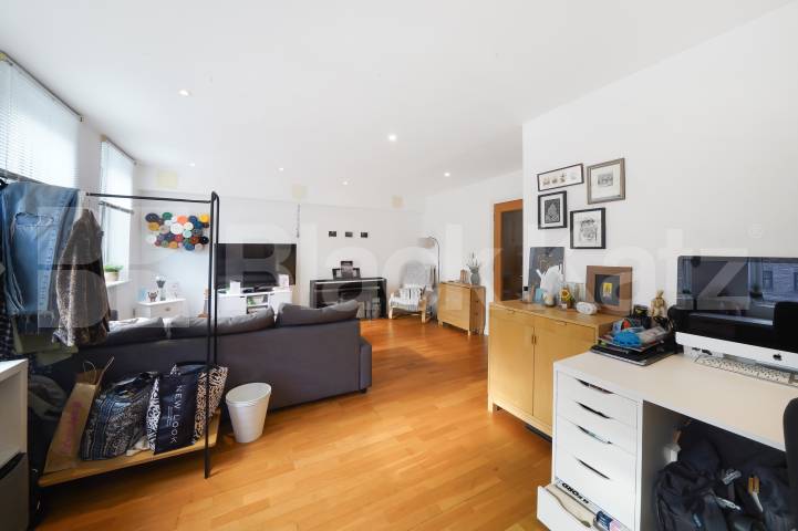 Recently redecorated & located in this highly desirable private development Marcia Road , Tower Bridge